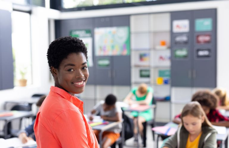 Descubre si puedes estudiar una maestría en educación y por qué deberías hacerlo